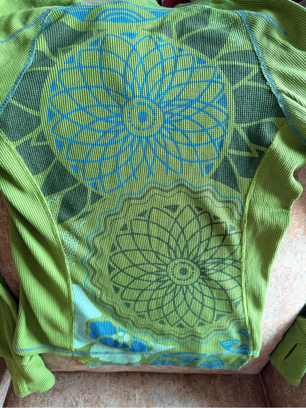 Title Nine Green Floral-Print Henley Athletic Top